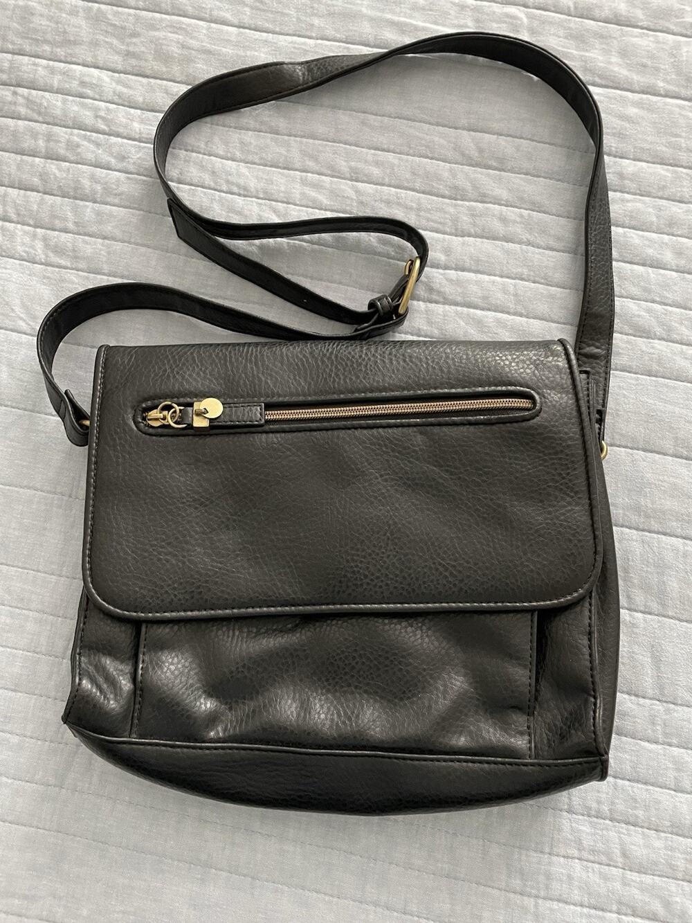 Vintage Relic Crossbody Adjustable Shoulder Bag Black Leather Zipper Flap